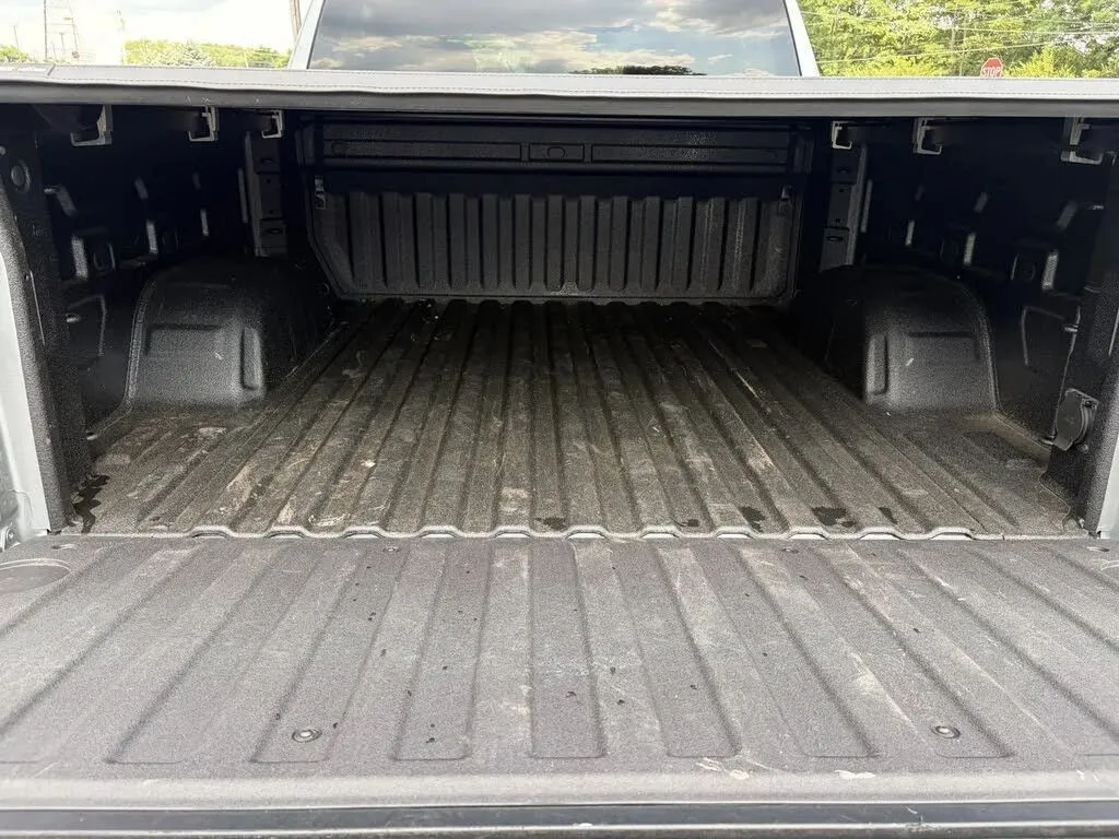 Chevrolet Silverado photo 25