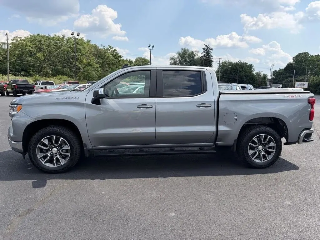 Chevrolet Silverado photo 4