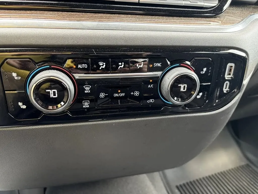 Chevrolet Silverado photo 38