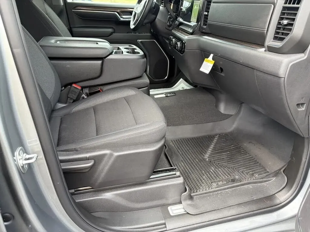 Chevrolet Silverado photo 27