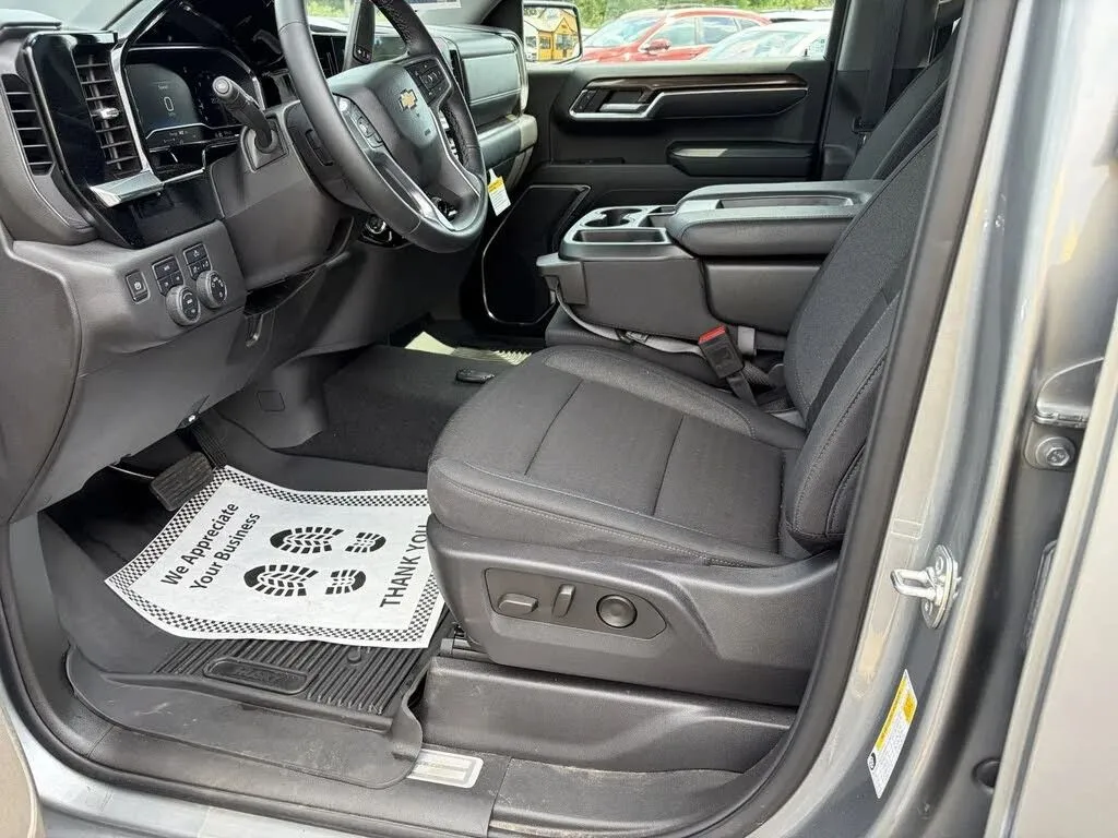 Chevrolet Silverado photo 20
