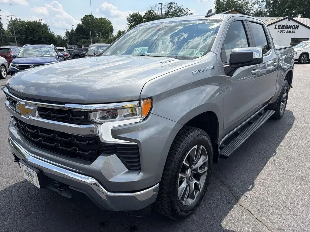 Chevrolet Silverado photo 3