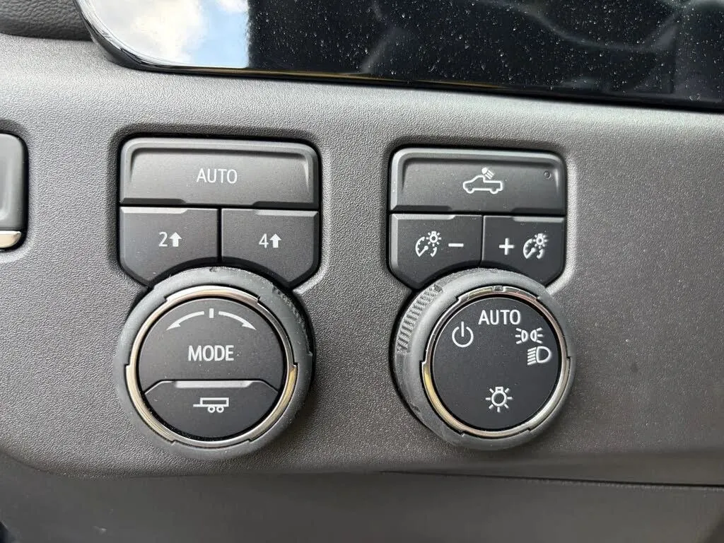 Chevrolet Silverado photo 33