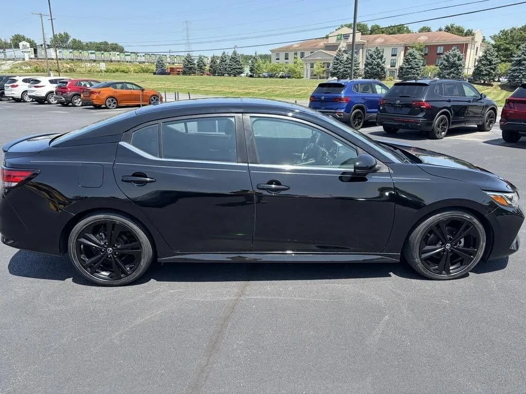 Nissan Sentra photo 8