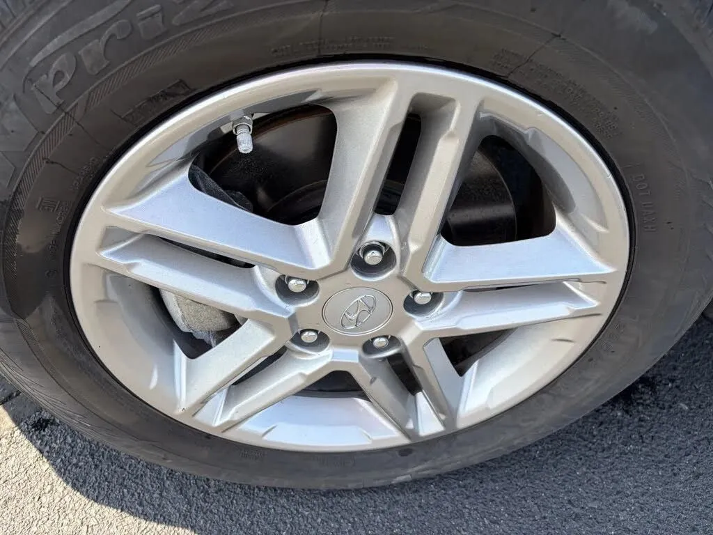 Hyundai Kona photo 13