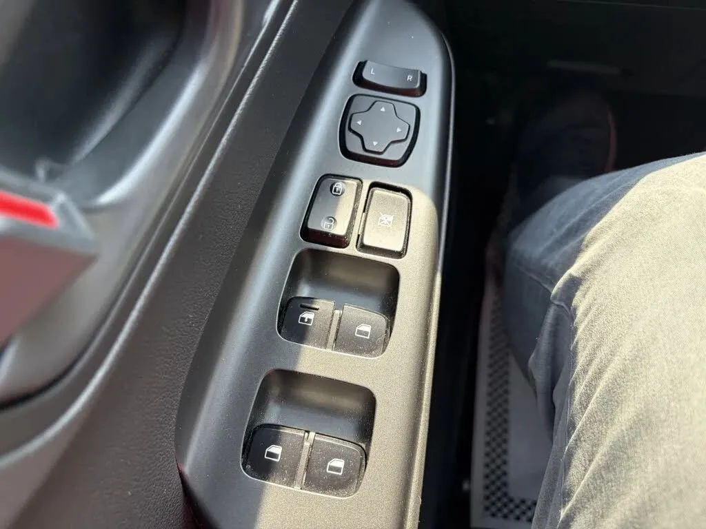 Hyundai Kona photo 21