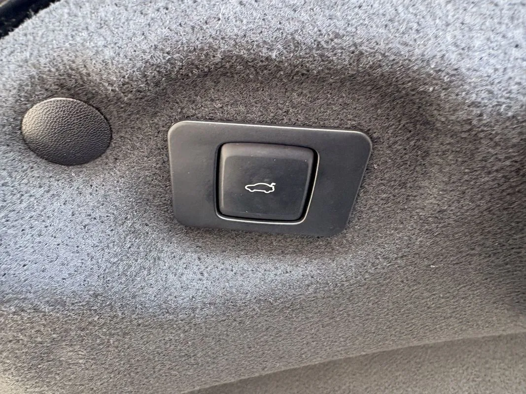 Lincoln MKZ photo 8