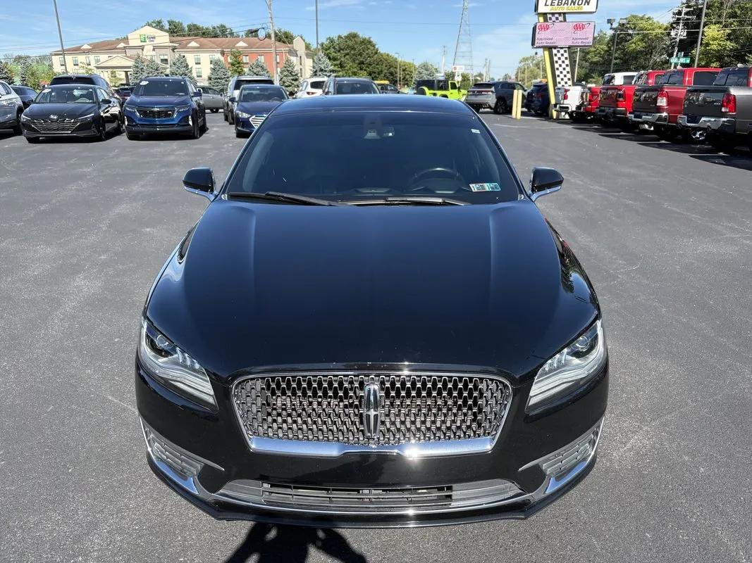 Lincoln MKZ photo 2