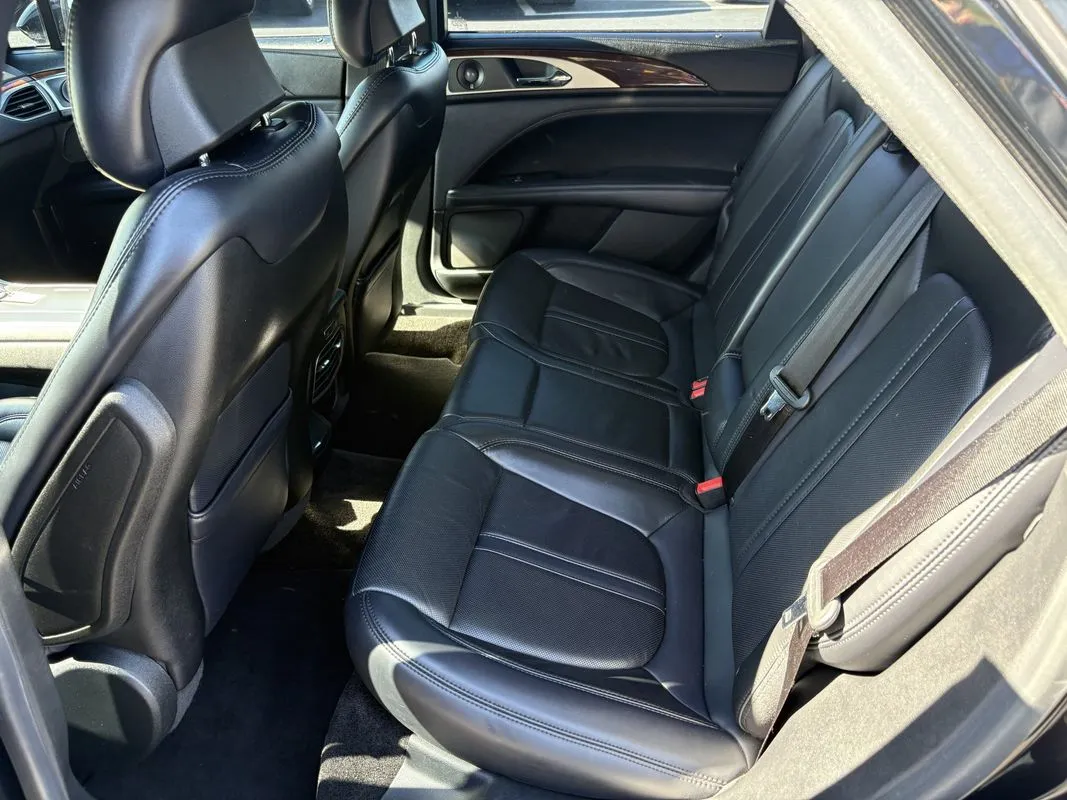 Lincoln MKZ photo 32