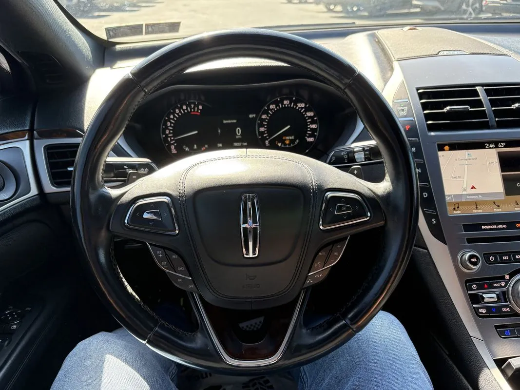 Lincoln MKZ photo 12