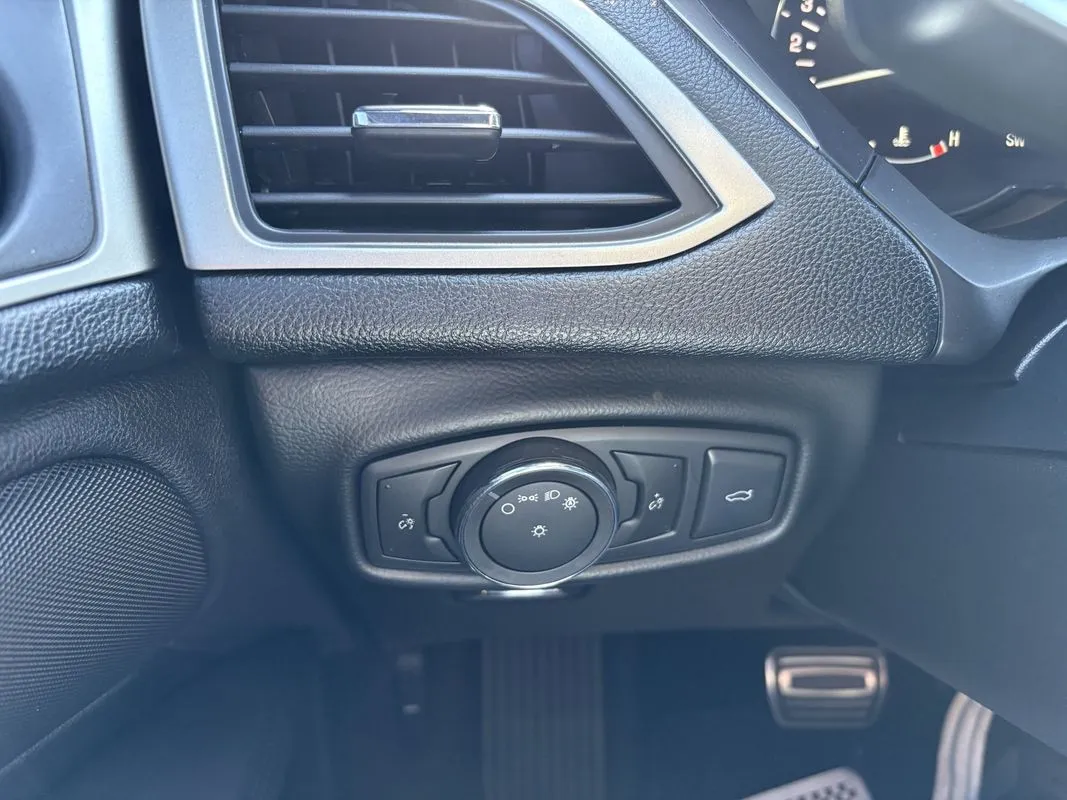 Lincoln MKZ photo 25