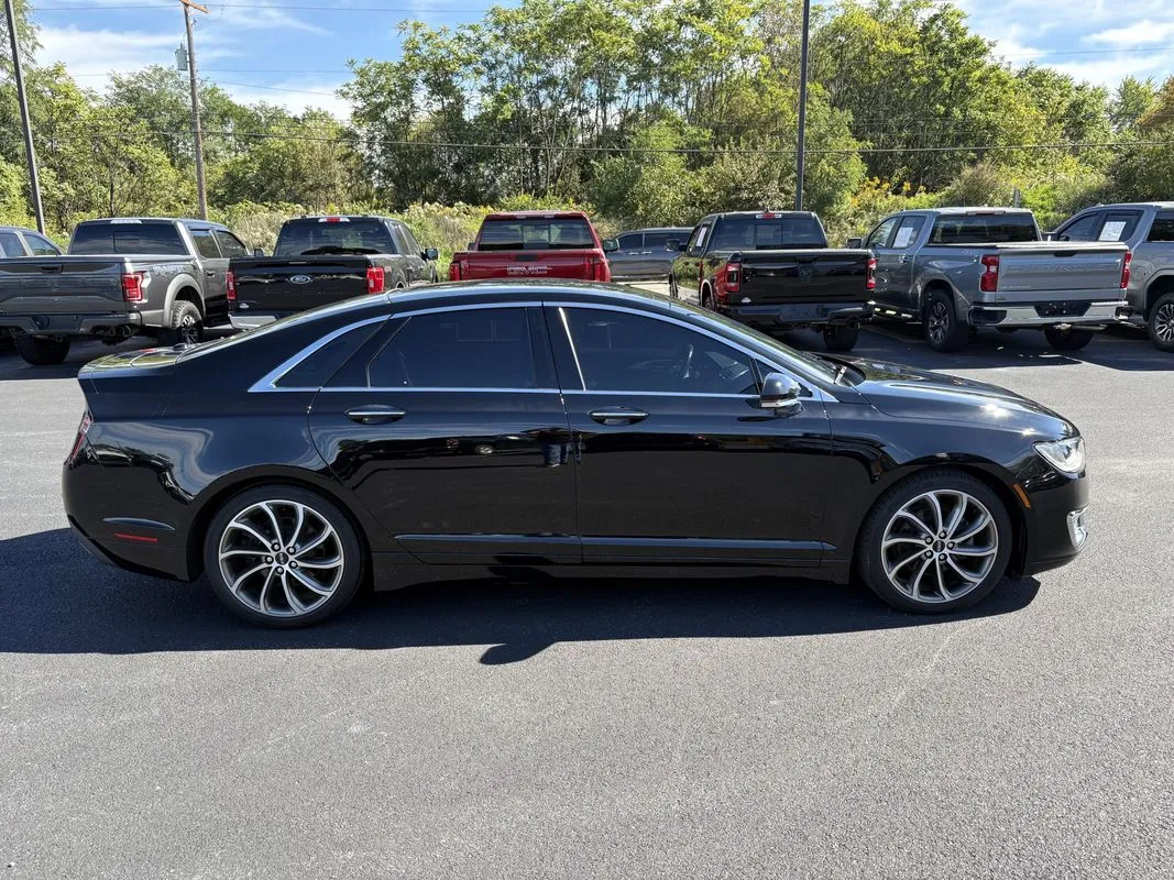 Lincoln MKZ photo 10