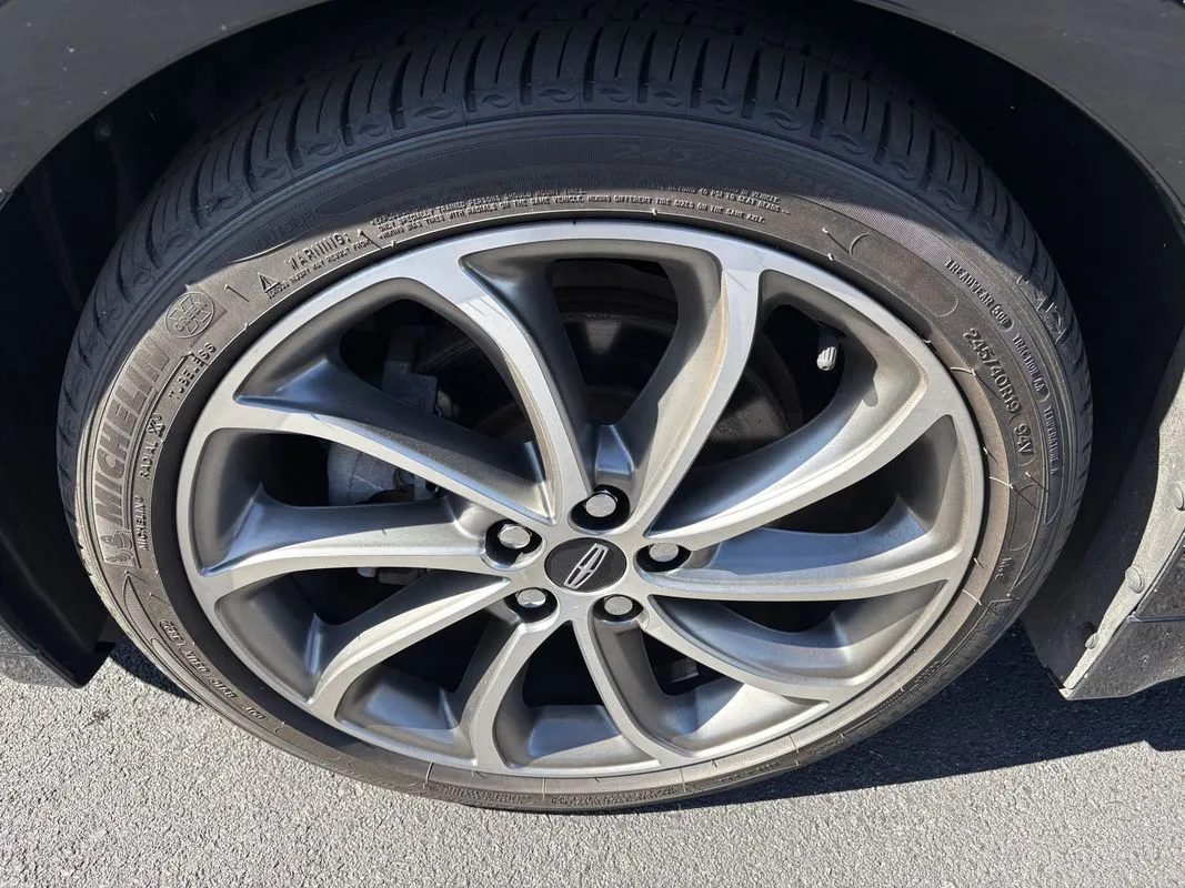 Lincoln MKZ photo 39