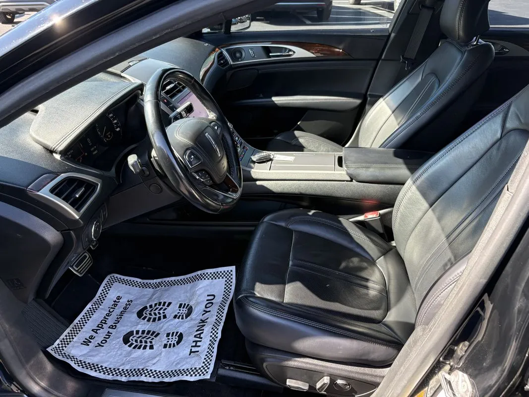 Lincoln MKZ photo 30