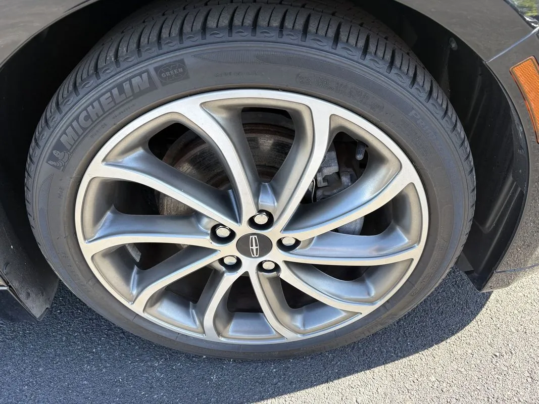 Lincoln MKZ photo 40