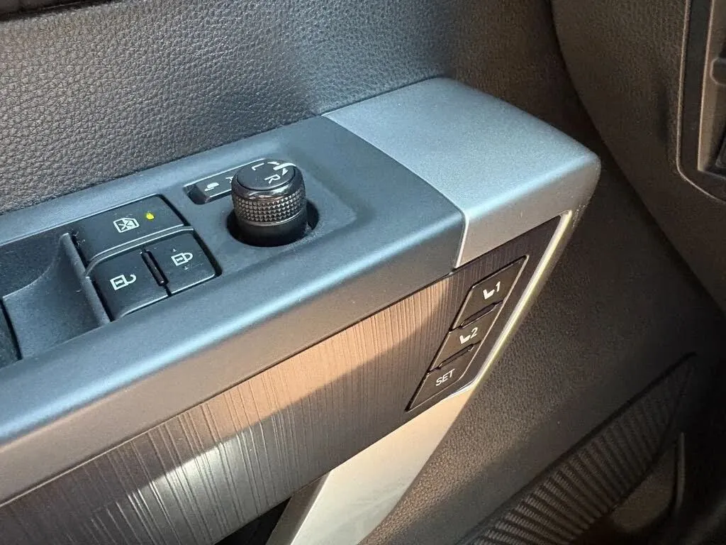 Toyota Tundra photo 21