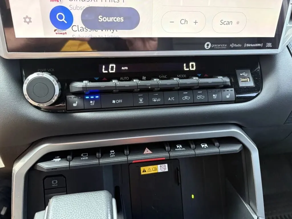 Toyota Tundra photo 17