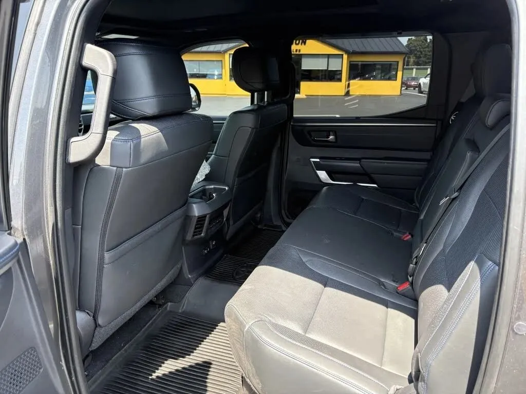 Toyota Tundra photo 30