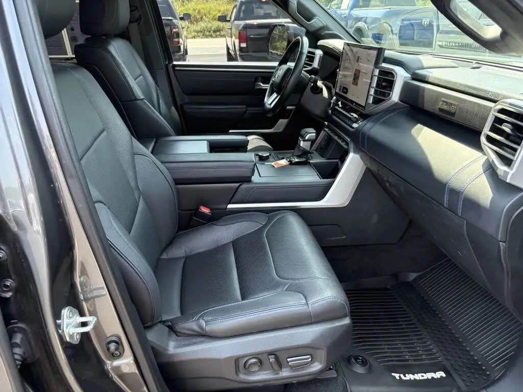 Toyota Tundra photo 38