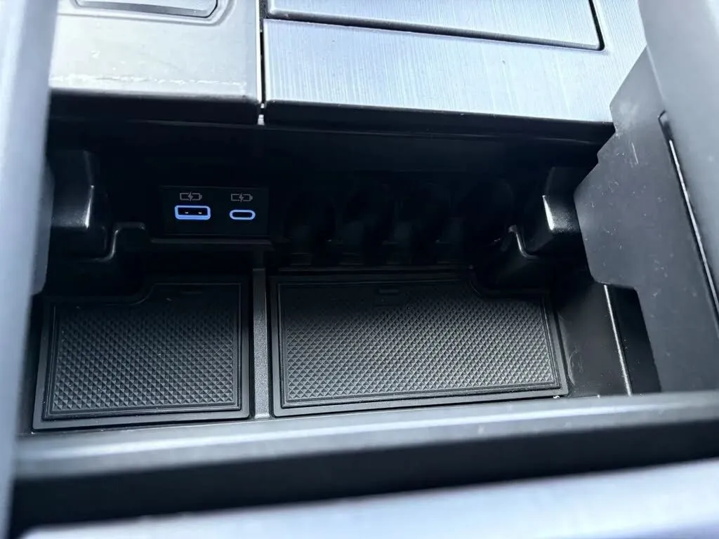 Toyota Tundra photo 25