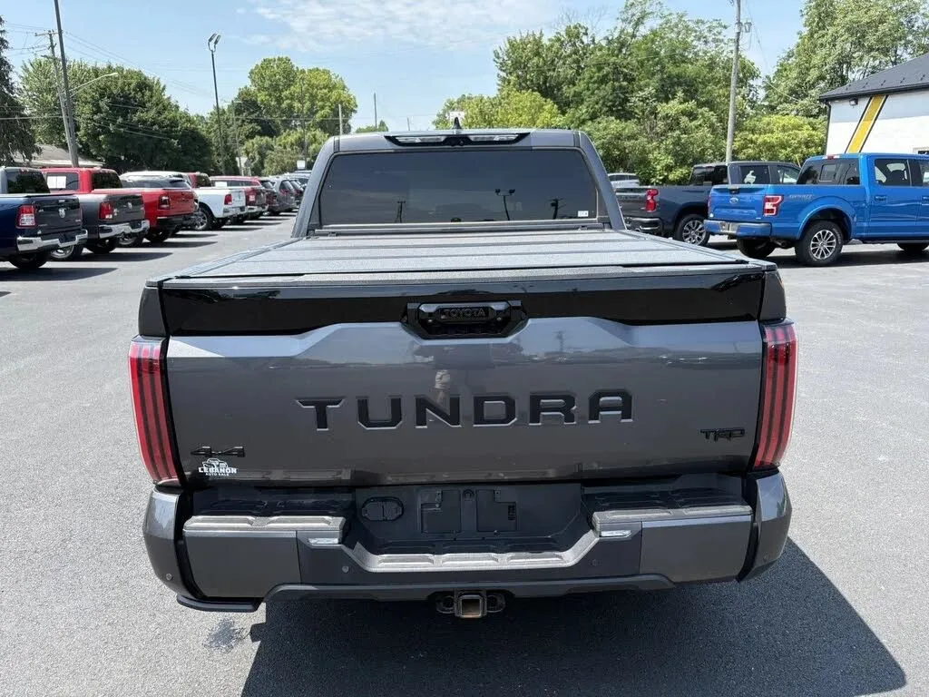 Toyota Tundra photo 6