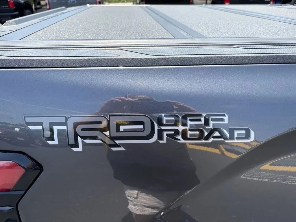 Toyota Tundra photo 32