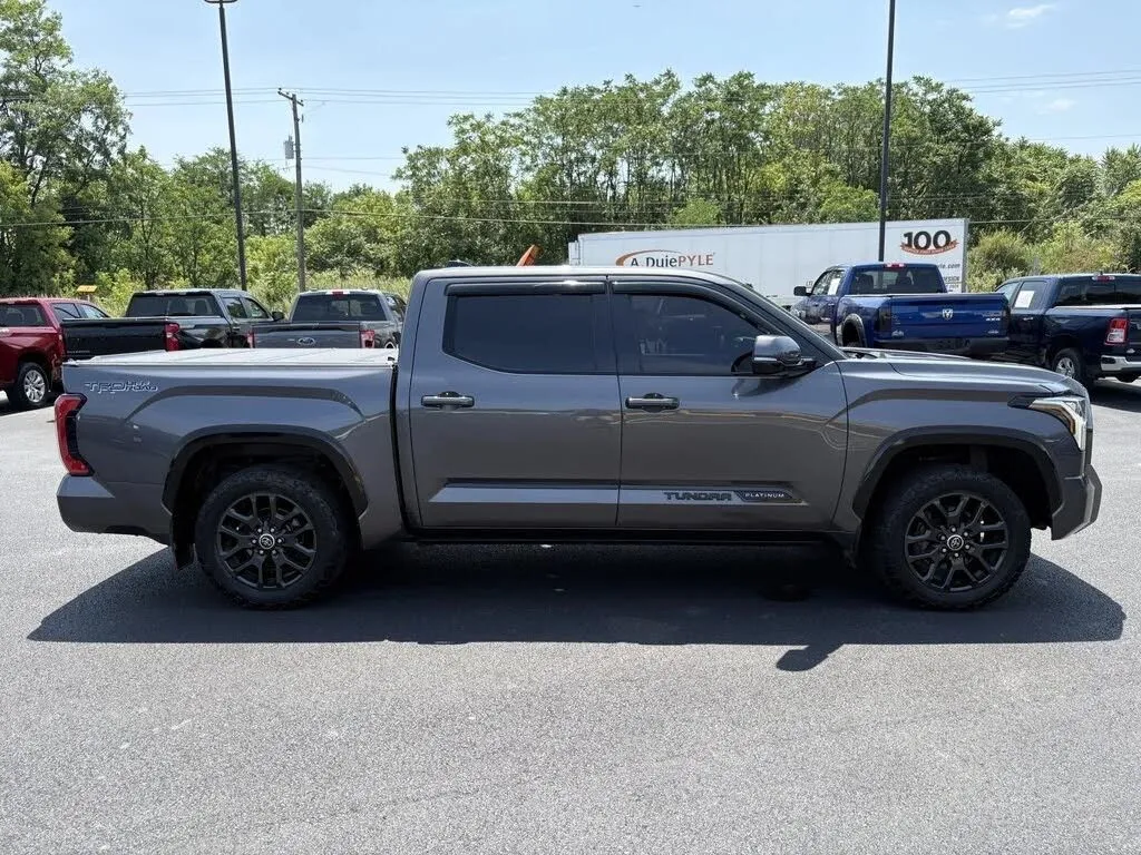 Toyota Tundra photo 9