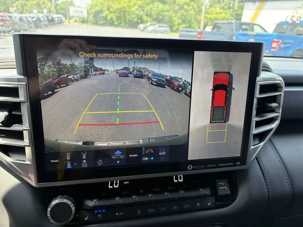 Toyota Tundra photo 15