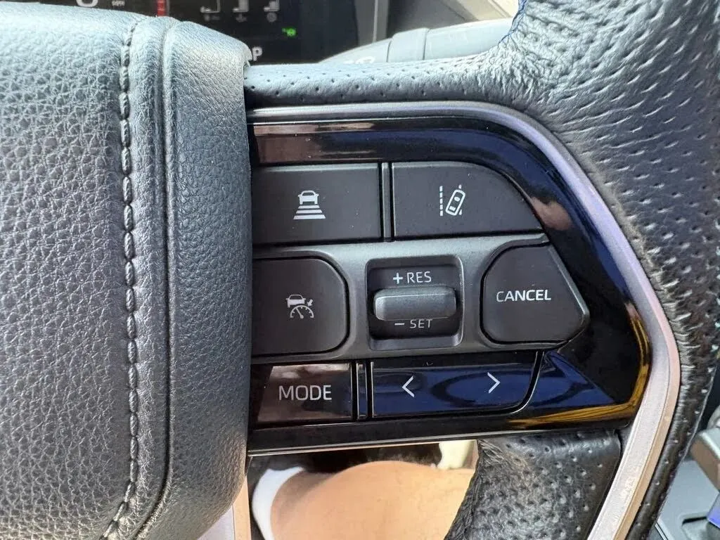 Toyota Tundra photo 12
