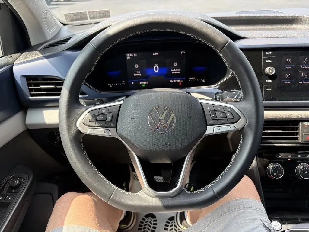 Volkswagen Taos photo 11