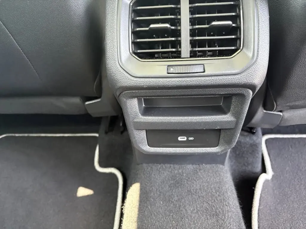 Volkswagen Taos photo 32