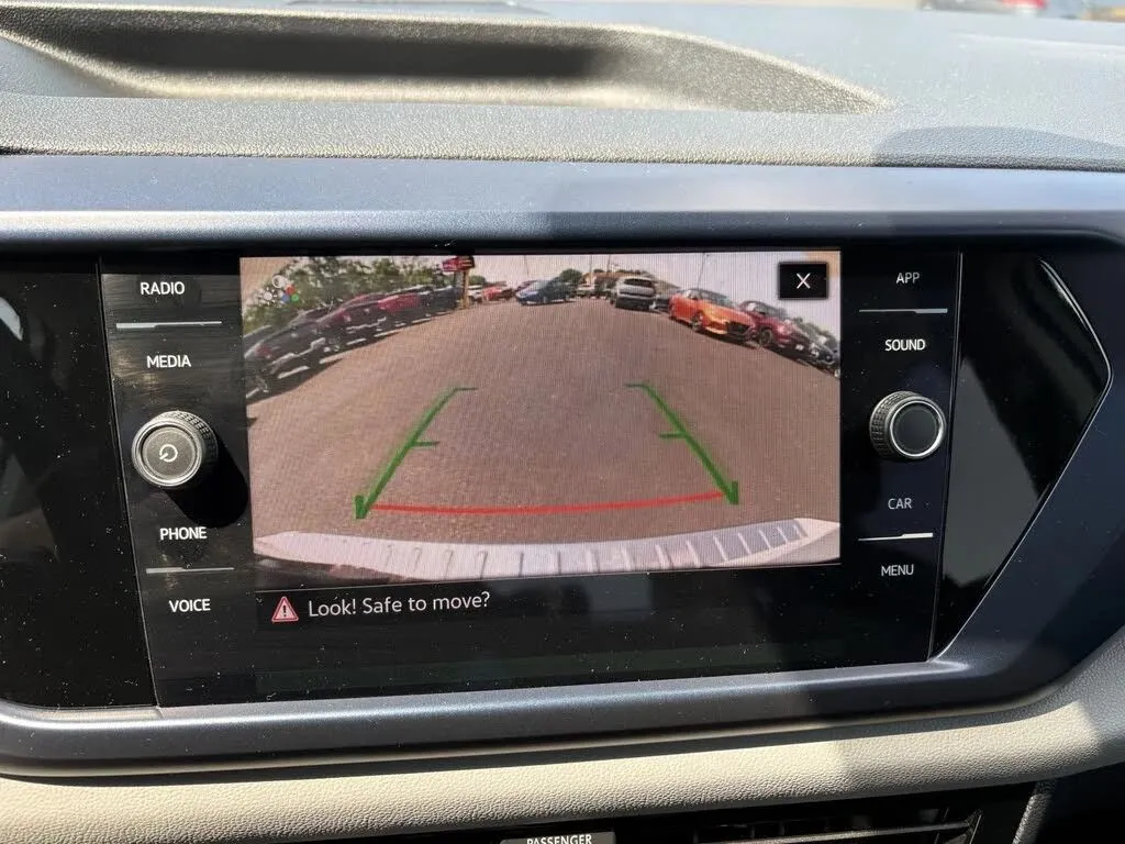 Volkswagen Taos photo 16