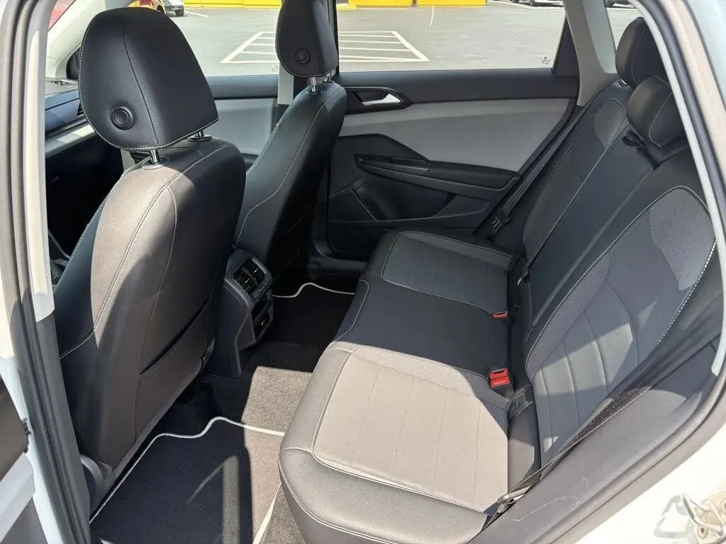 Volkswagen Taos photo 29