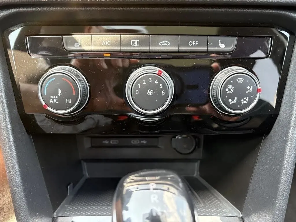 Volkswagen Taos photo 18