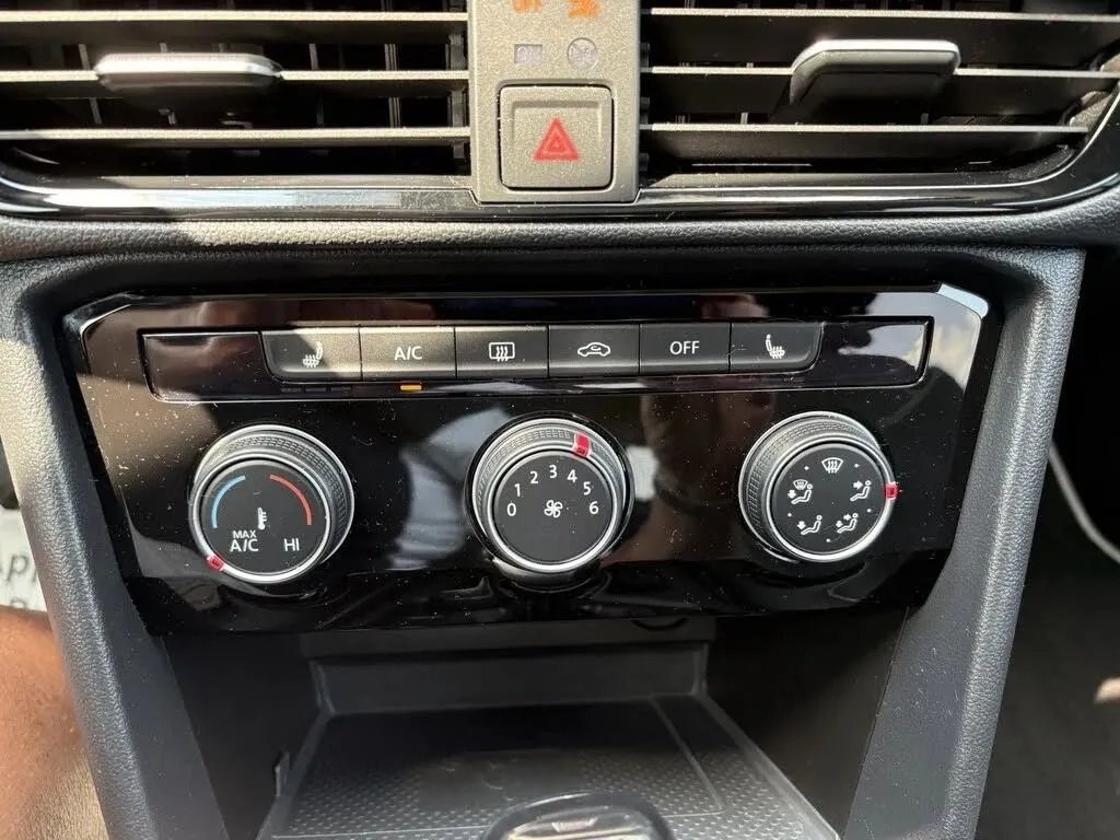 Volkswagen Taos photo 17