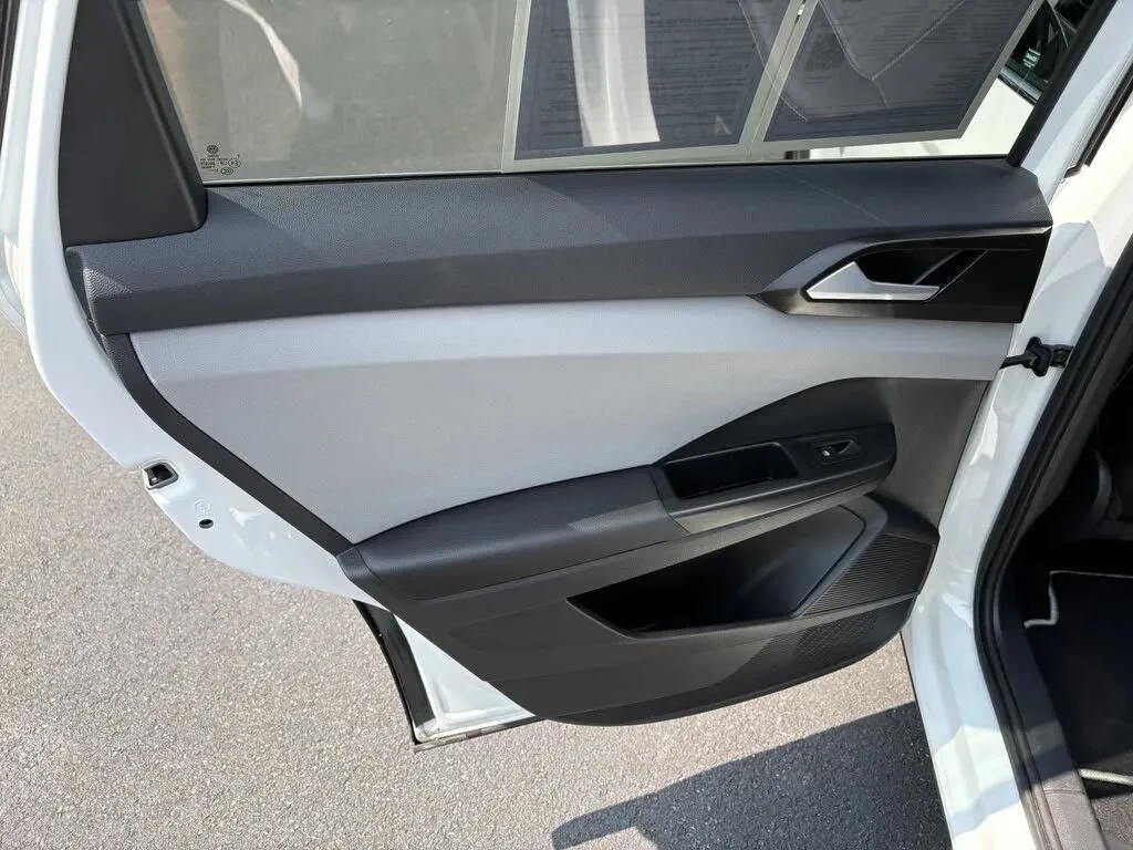 Volkswagen Taos photo 28