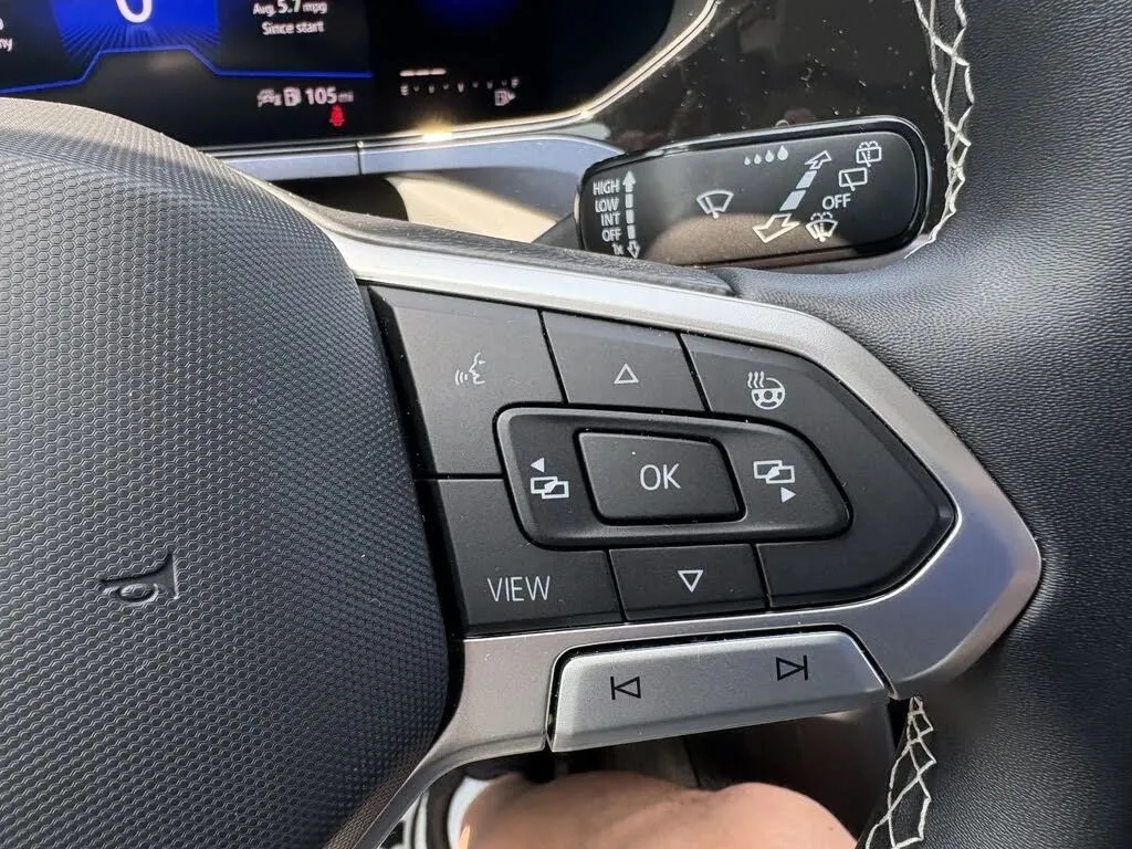Volkswagen Taos photo 13