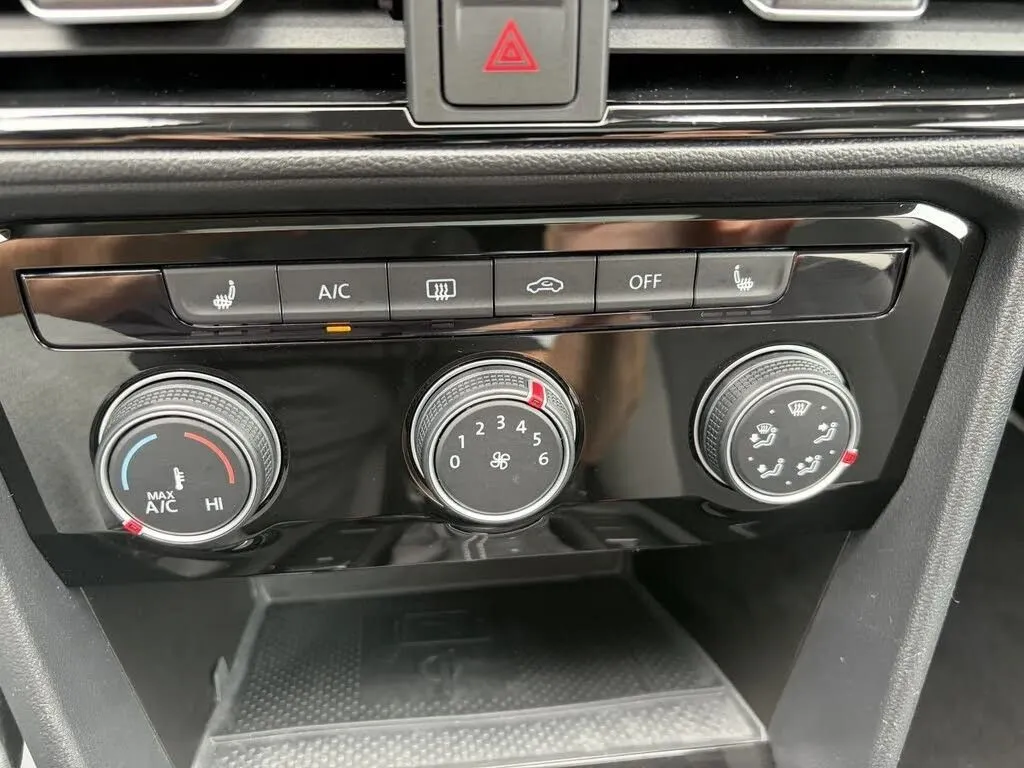 Volkswagen Taos photo 38