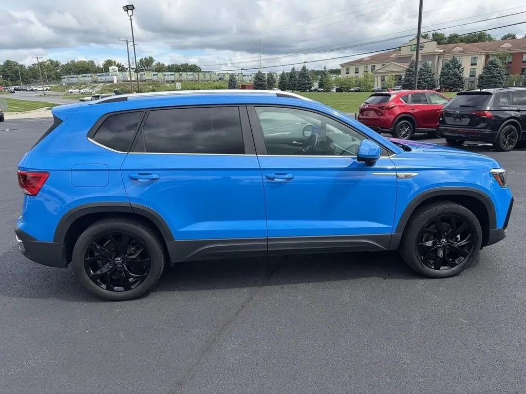 Volkswagen Taos photo 8