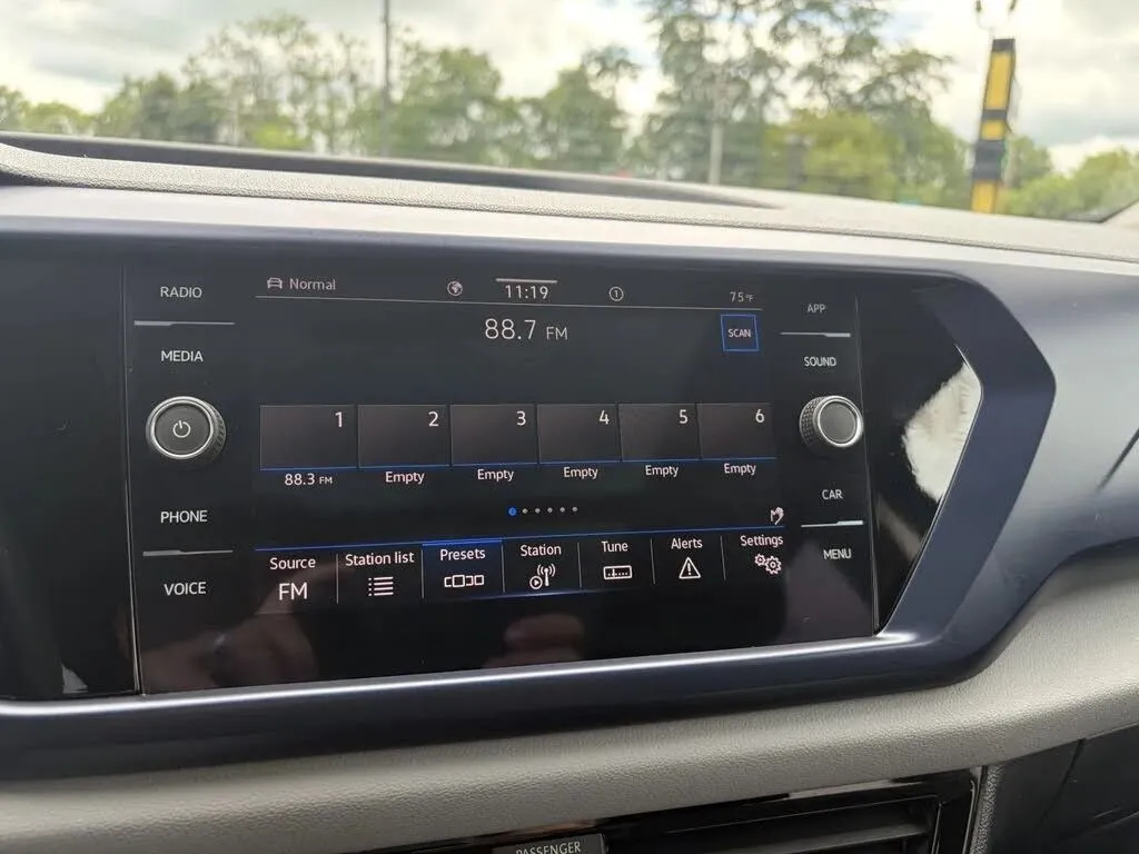 Volkswagen Taos photo 36
