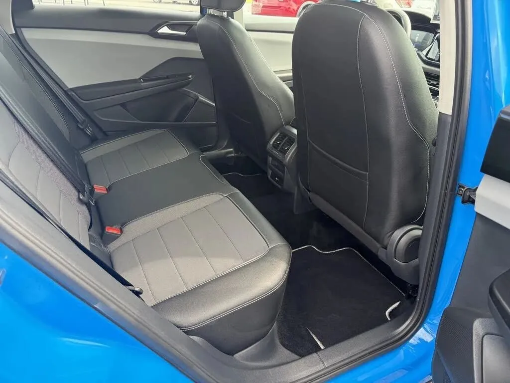 Volkswagen Taos photo 24