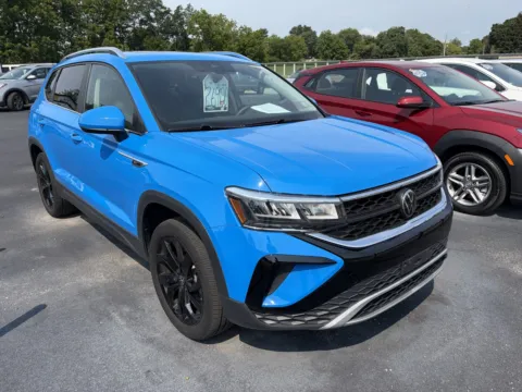Blue 2023 Volkswagen Taos SE 4Motion for sale in Lebanon, PA