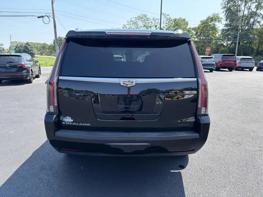 Cadillac Escalade photo 6