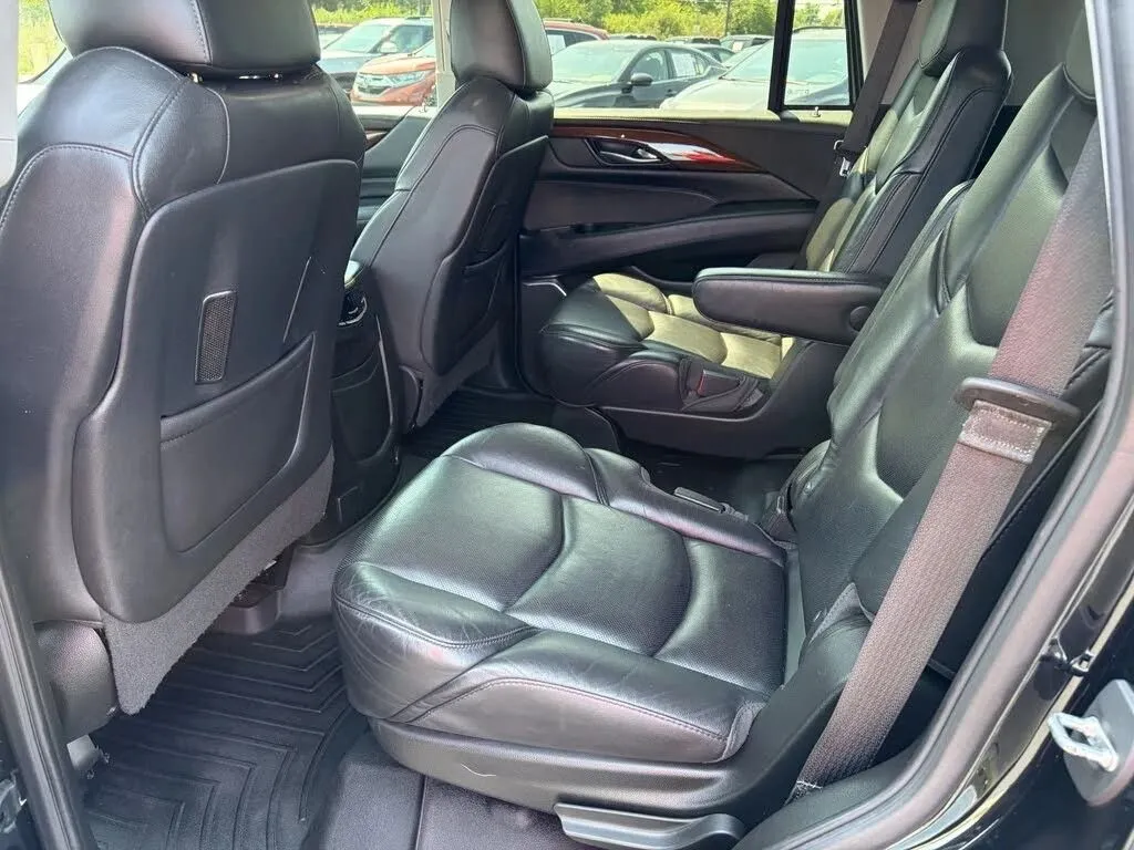 Cadillac Escalade photo 16