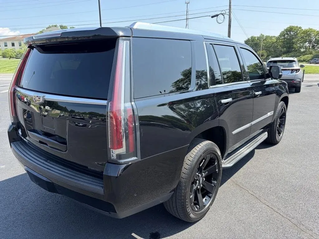 Cadillac Escalade photo 7