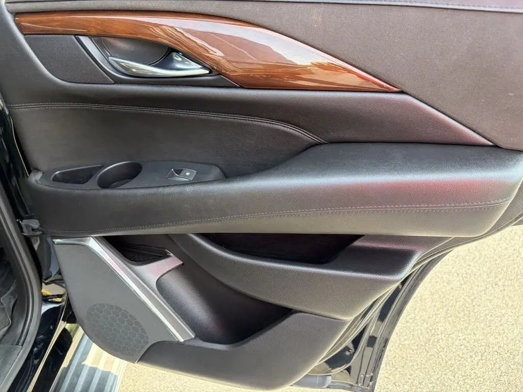 Cadillac Escalade photo 22