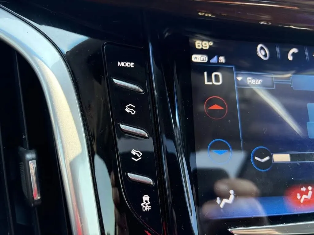 Cadillac Escalade photo 37