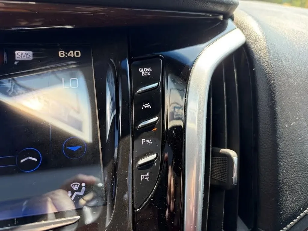 Cadillac Escalade photo 38