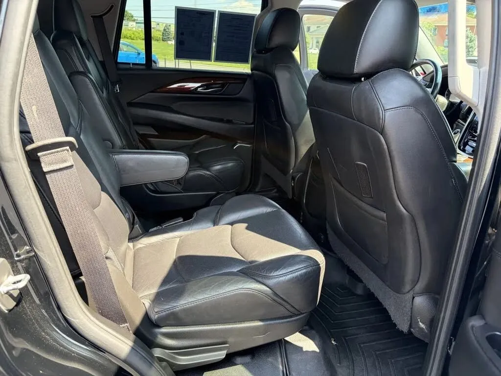Cadillac Escalade photo 21