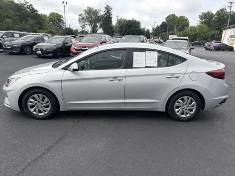 More photos of 2019 Hyundai Elantra SE at Lebanon Auto Sales, PA